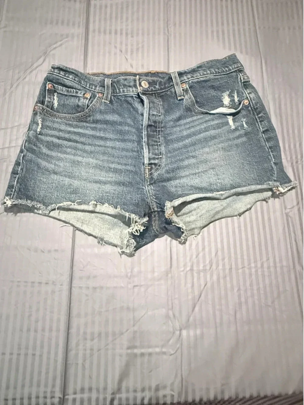 Levi’s 501 W32 Distressed Cutoff Denim Shorts 1207